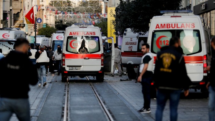 Explosion in Istanbul: Am Sonntag waren auf der beliebten Fußgängerzone İstiklal Caddesi in Istanbul sechs Menschen bei einer Explosion ums Leben gekommen.