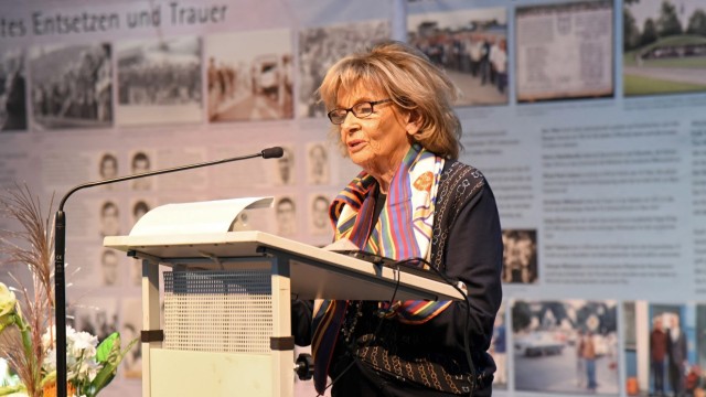 Jahresrückblick 2022: Im Graf-Rasso-Gymnasium Fürstenfeldbruck spricht die Vorsitzende der Israelitischen Kultusgemeinde für München und Oberbayern, Charlotte Knobloch.