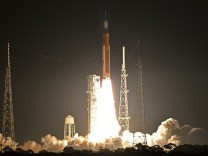 Raumfahrt: Rakete für Nasa-Mission zum Mond gestartet