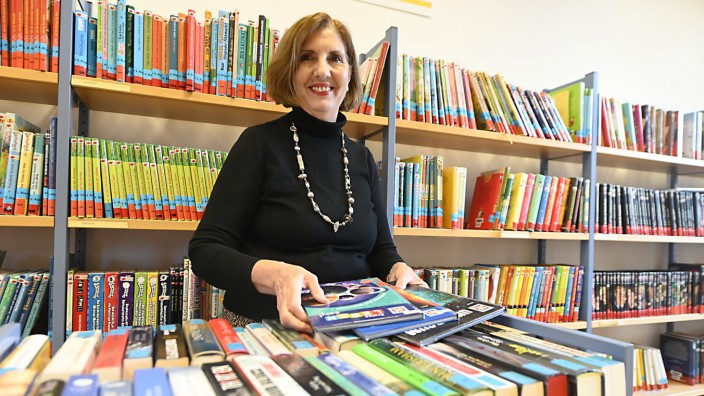 Bildung: Marie Lindener leitet die Gemeindebücherei in Brunnthal gemeinsam mit Annette Strauch.