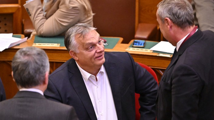 Europäische Union: Eine "Potemkin'sche Reform"? Im Parlament in Budapest ließ Premierminister Viktor Orbán ein Paket zur Korruptionsbekämpfung beschließen.