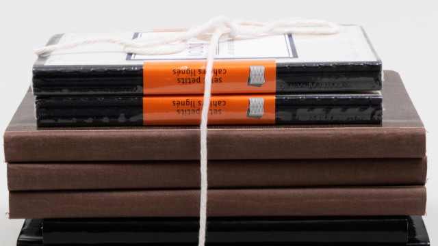 Nachlass von Joan Didion: Für 11 000 Dollar wurde dieser Stapel leerer Notizbücher aus Didions Besitz versteigert.