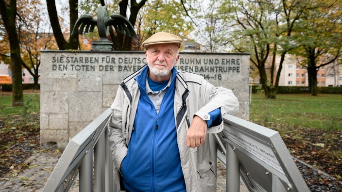 Militärgelände beim Olympiapark: Neu gestaltet, aber nicht zur Zufriedenheit des Künstlers und Friedensaktivisten Wolfram Kastner: das Kriegerdenkmal an der Dachauer Straße.