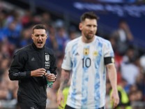 WM-Interview mit Lionel Scaloni: “Messi ist der Irdischste von allen – Tag für Tag”