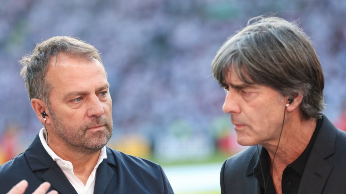 Deutscher Bundestrainer: Der Chef und sein Vorgänger: Bundestrainer Hansi Flick (links) mit Joachim Löw.