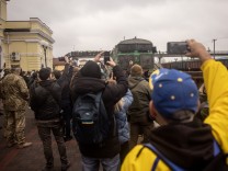 Liveblog zum Krieg: Zum ersten Mal seit Kriegsbeginn: Zug aus Kiew kommt in Cherson an