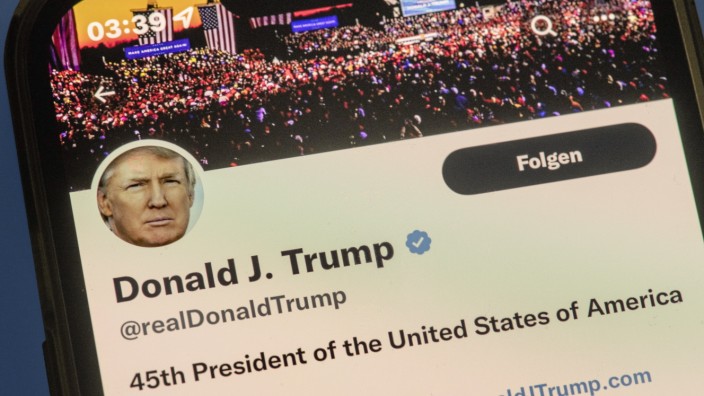 Social Media: Zu seiner Zeit als US-Präsident nutzte Donald Trump Twitter als direkten Kanal zum Volk und schasste dort in Ungnade gefallene Kabinettsmitglieder.