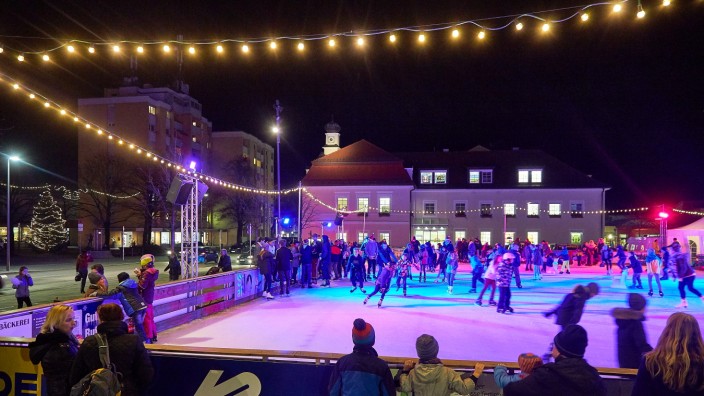 Winterspektakel 2022/2023: "Hannis Eismärchen" zieht viele Besucher aus Penzberg und der Region an.