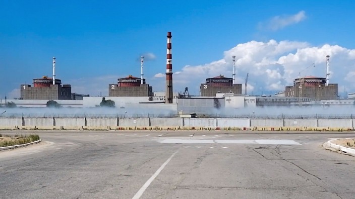 Energiepolitik: Das Kernkraftwerk Saporischschja im Süden der Ukraine ist die größte Atomanlage Europas - und es geriet im Krieg unter Beschuss.