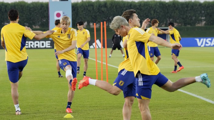 Deutschlands erster WM-Gegner: Gut gerüstet für das deutsche Team: Die Japaner trainieren in Doha.