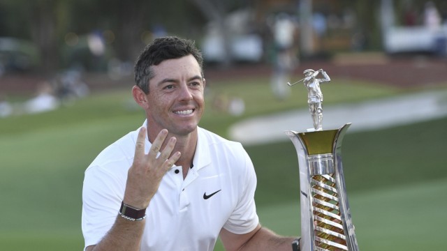 Golf: Traumzahl vier: Rory McIlroy genügte bei der DP World Tour Championship in Dubai ein vierter Platz, um sich zum vierten Mal die Saison-Trophäe zu sichern.