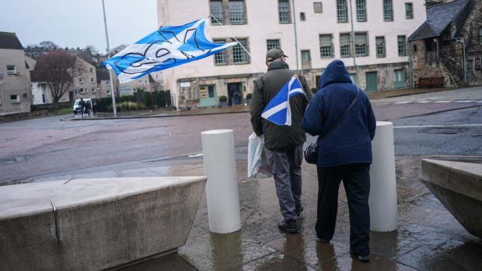 Großbritannien: Und sie wollen doch gehen: Schottische Demonstranten in Edinburgh am Tag des Urteils der höchsten britischen Richter.