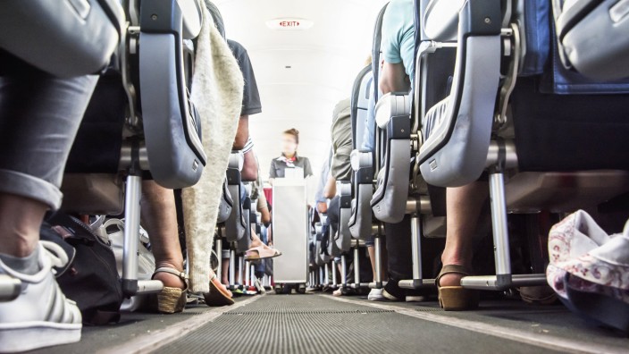 Hin und weg: In den USA geht man davon aus, dass Flugpassagiere in der kalten Jahreszeit mehr wiegen.
