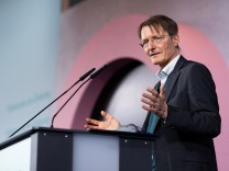 SZ-Wirtschaftsgipfel: Die Rede von Karl Lauterbach im Livestream