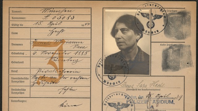 Schwabinger Bürgerprojekt: Nach Kaunas deportiert und ermordet: Irma Hecht, hier ihre Kennkarte von circa 1938.