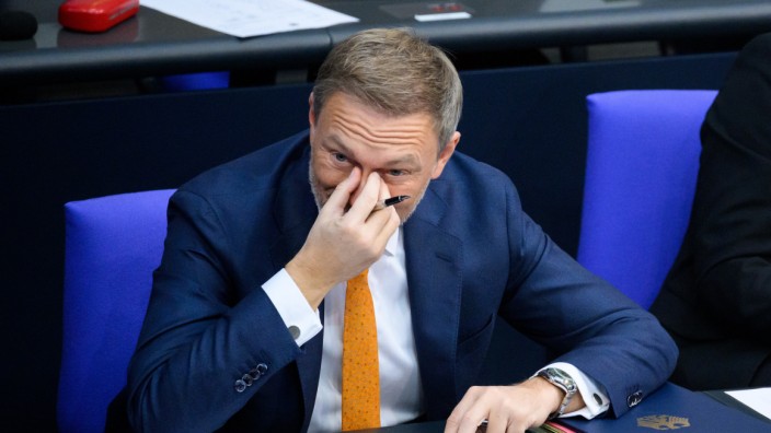 Bundeshaushalt: Die Opposition warf Finanzminister Lindner "Bilanztricks" vor.