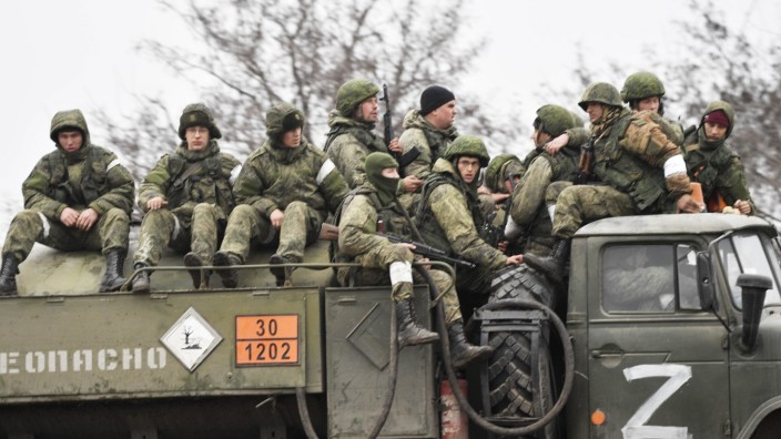 Krieg in der Ukraine: Russische Soldaten im Norden der Halbinsel Krim.