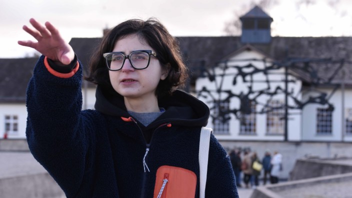 Russische Freiwillige in Dachau: "Habe ich das Recht, kleinen Kindern zu erzählen, dass so etwas nie wieder passieren darf, wenn es heute wieder passiert, weil mein eigenes Land so etwas Schlimmes tut?", fragt sich Ioanna Taigacheva.