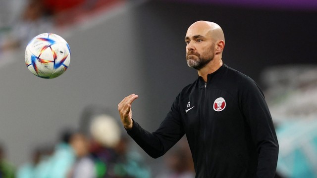 WM-Aus für Katar: "Wir wollten weit kommen, doch wir haben Grenzen als Land": Katars Nationaltrainer Felix Sanchez glaubt nicht, dass das Ende der WM auch das Ende der katarischen Fußballentwicklung ist.