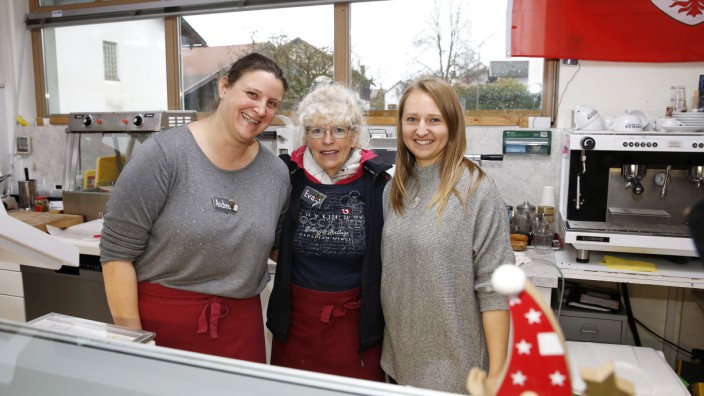 Wirtschaft in Geretsried: Andrea Seidl, Eva Kirchner und Natalie Weidemüller leiten das Verkaufsteam des Dorfladens.