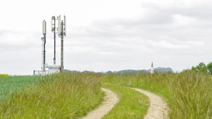Handynetz: Gerade in ländlichen Gebieten ist der Ausbau des Mobilfunknetzes noch nicht abgeschlossen.