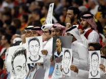 Fußball-WM: Fans zeigen Özil-Plakate im Stadion