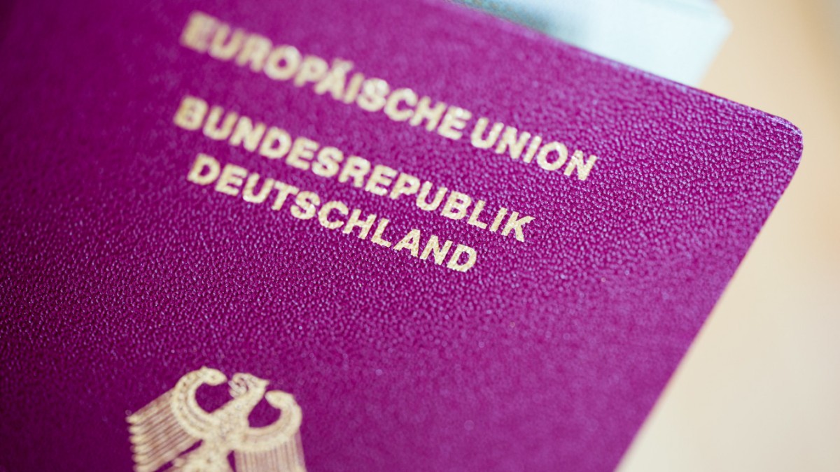 That’s how many people Germany naturalizes every year – politics