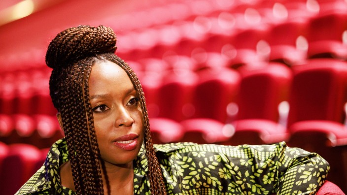 Chimamanda Ngozi Adichie in der BBC: Eine der einflussreichsten Schriftstellerinnen der Welt: Chimamanda Ngozi Adichie