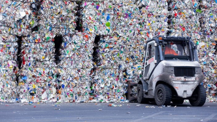 Plastik: Jede Bürgerin und jeder Bürger in der EU verursacht durchschnittlich pro Jahr fast 180 Kilo an Verpackungsabfällen.
