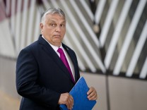 Europäische Union: EU friert Fördermilliarden für Ungarn ein