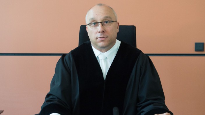 AfD-Politiker: 2016 saß Jens Maier noch als Richter an seinem Platz im Landgericht Dresden. Das ist ihm nicht mehr erlaubt.