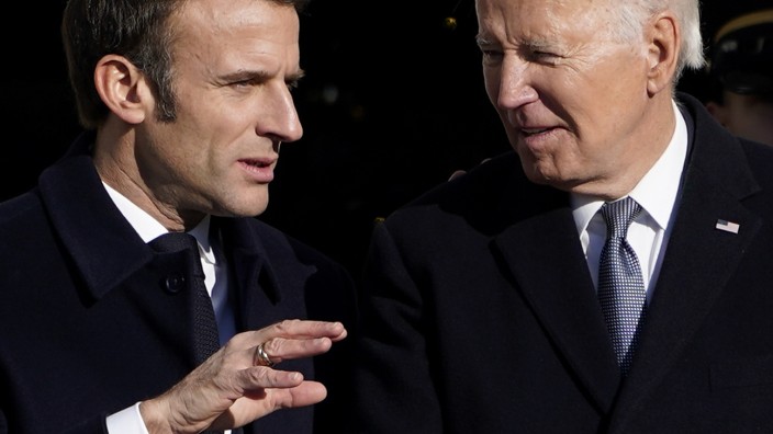 Macron in Washington: Zwei, die sich prima verstehen, zumindest soll es so aussehen: der französische Präsident Emmanuel Macron (li.) zu Besuch bei US-Präsident Joe Biden in Washington.