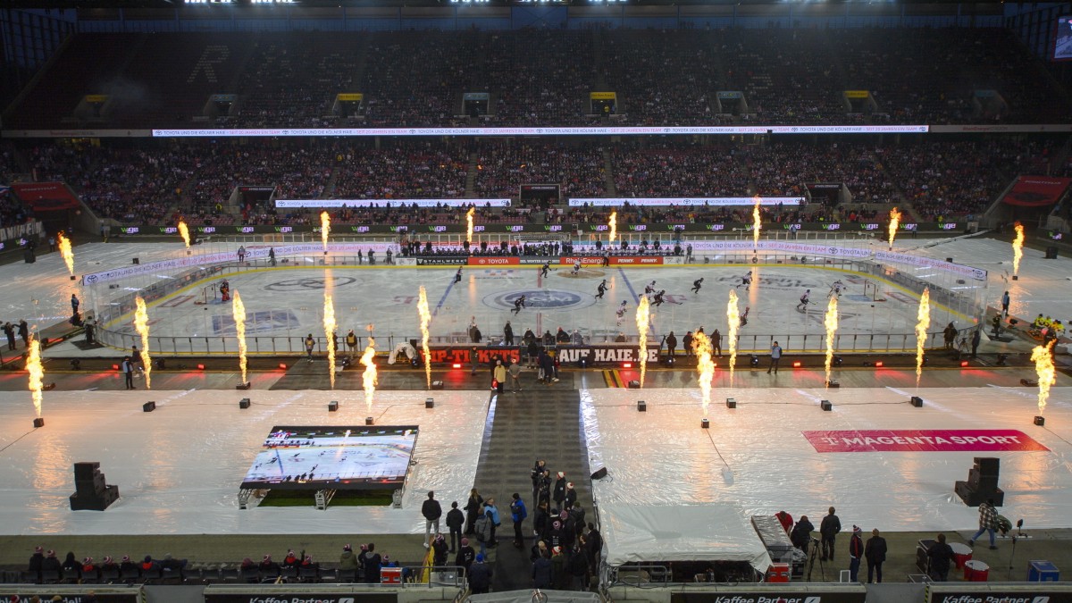 5th Winter Game: Ice hockey in front of 40,000 fans in the Cologne football stadium – Sport