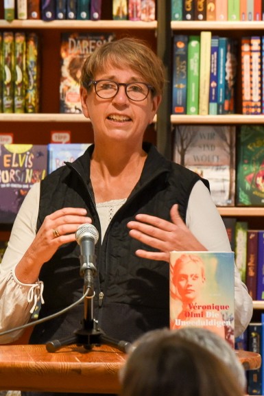 Literaturtipps: Anja Simon empfiehlt Veronique Olmis Roman "Die Ungeduldigen".