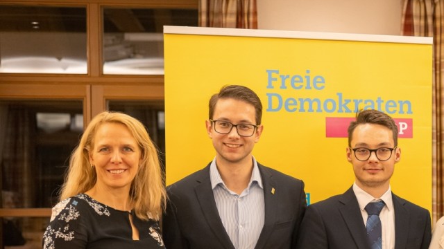 Landtagswahl 2023: Für die FDP kandidiert Tim Sachs (Mitte) im Stimmkreis 111 für den Landtag.