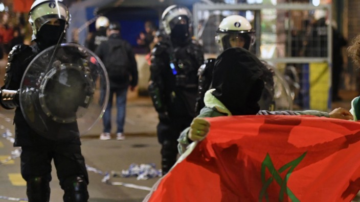 Terrorgefahr: Ausschreitungen marokkanischstämmiger Fußballanhänger in Brüssel nach dem WM-Sieg gegen Belgien: Woher kommt dieser Hass auf den Staat?