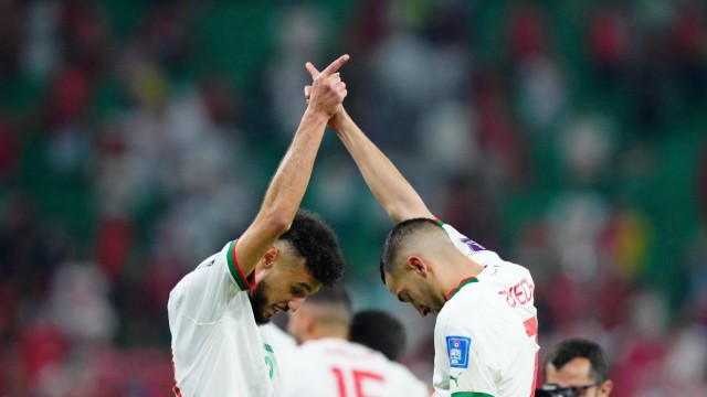 Marokko bei der WM: Wiedereingliederung geglückt: Noussair Mazraoui (links) ist ebenso wie Hakim Ziyech (rechts) zurückgeholt worden.