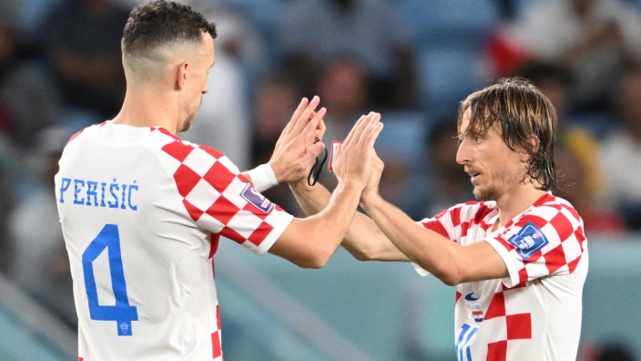Kroatien bei der WM in Katar: Luka Modric und Ivan Perisic: Auf diese beiden kann Kroatien nicht verzichten - in Katar stehen sie erneut in einem WM-Viertelfinale.