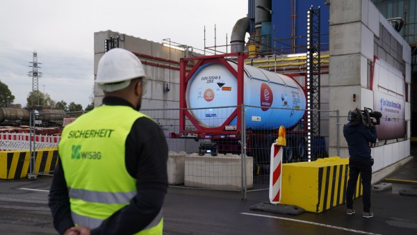 Testlieferung mit Wasserstoff aus Emiraten