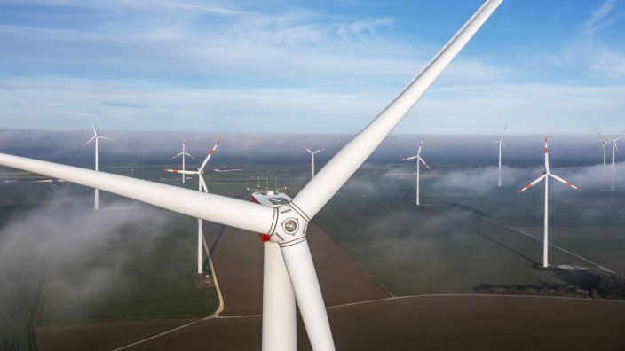Geldanlage: Windiges Angebot: 2015 verloren Anleger insgesamt 640 Millionen Euro mit der Investition in ein Windkraftunternehmen.