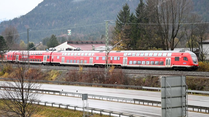 Nach Bahnunfall: Seit November fahren wieder Züge auf der Unfallstelle bei Garmisch-Partenkirchen Richtung München. Nun sollen auch andere Strecken wieder regulär befahren werden.