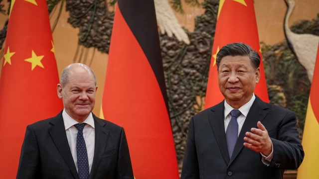 EU und China: Partner? Rivalen? Mancher in Berlin hat eine klarere Vorstellung vom Verhältnis zu China als Kanzler Olaf Scholz (l.), hier im November bei einem Besuch bei Chinas Staatspräsident Xi.