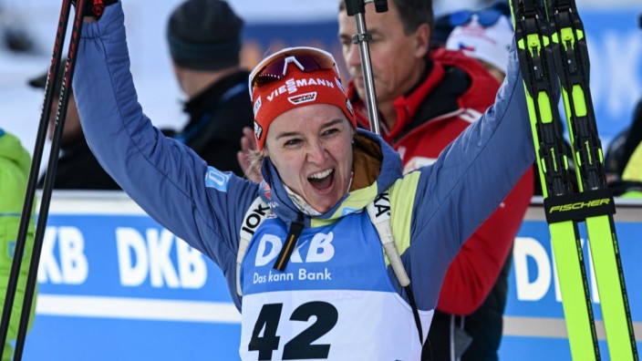 Deutscher Biathlon-Sieg in Hochfilzen: Der erste Jubel des Winters: Denise Herrmann-Wick.