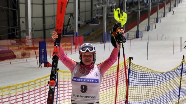 Indoor-Skifahren: Christiane Santen nach ihrem Sieg.