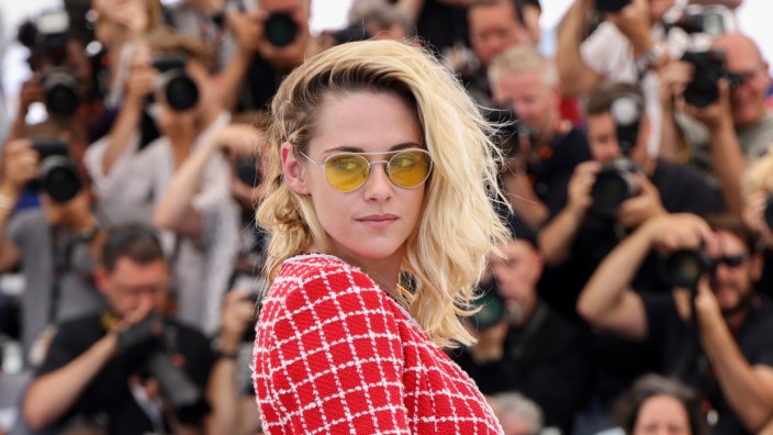 Kristen Stewart in Berlin: Kristen Stewart im Frühling in Cannes - verglichen mit Berlin das sonnigere Festival.
