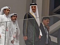 Korruptionsverdacht: Was steckt hinter der “Erfolgsstory” Katar?