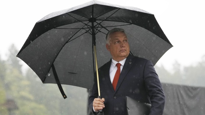 Ungarn: Die Lehrer streiken und einst loyale Gefolgsleute üben Kritik: Premierminister Viktor Orbán steht gerade häufiger im Regen.