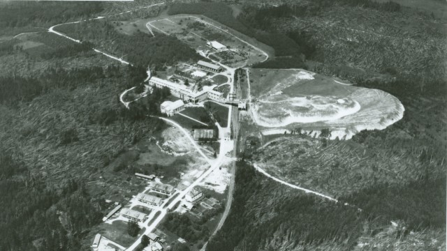 Biotech-Unternehmen will expandieren: 1971 fegte ein Orkan über das Gelände des ehemaligen Bergwerks im Nonnenwald. Die Schäden sind auf dieser Aufnahme festgehalten. In dem Jahr kaufte der Roche-Vörgänger Boehringer Mannheim das Areal von der Bayerischen Oberkohle.