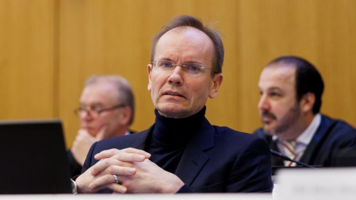Wirecard-Prozess: Der frühere Wirecard-Chef Markus Braun (Mitte) am Montag im Gerichtssaal.