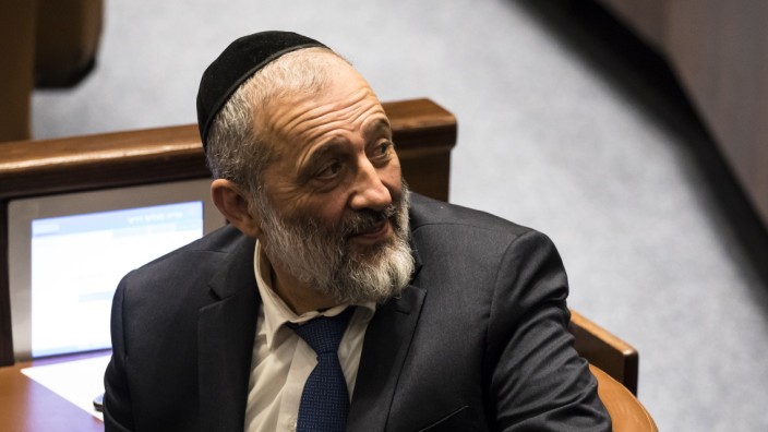 Arye Deri: Zwischen Gefängniszelle und Ministerbüro: Arye Deri, Vorsitzender der ultraorthodoxen Schas-Partei in Israel.